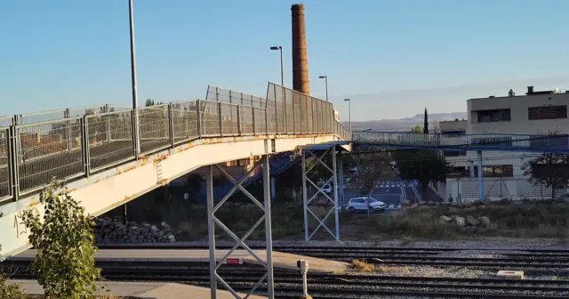 pasarela del tren en la Azucarera