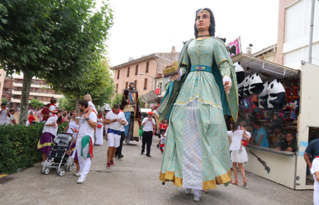 La comparsa de Gigantes de Marcilla en las fiestas del año pasado