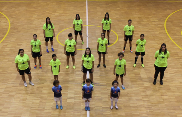 Jugadoras de las Categorías inferiores con jugadoras del Senior Femenino GCH Garbayo Chivite Cintruénigo FS