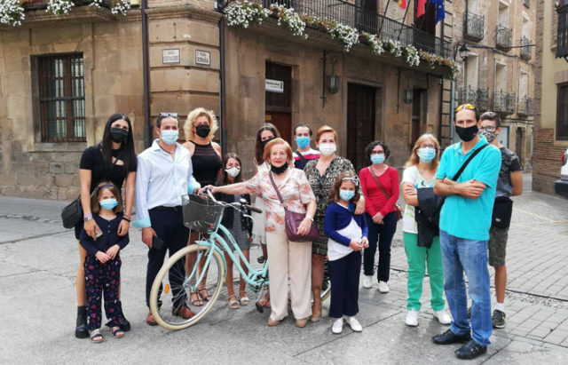 María Sanz este domingo, tras recibir el premio "Toda una vida en bici"