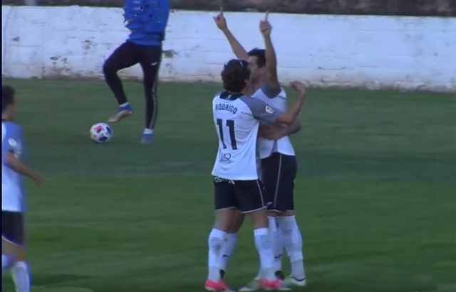 Los jugadores del Tudelano celebran el gol