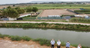 Zona donde se va a construir el paseo peatonal por el canal de Tauste