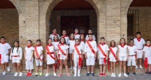 Grupo de peques que este año iban a protagonizar el Día del Niño