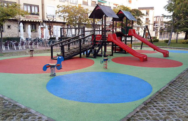 parque infantil paseo de invierno